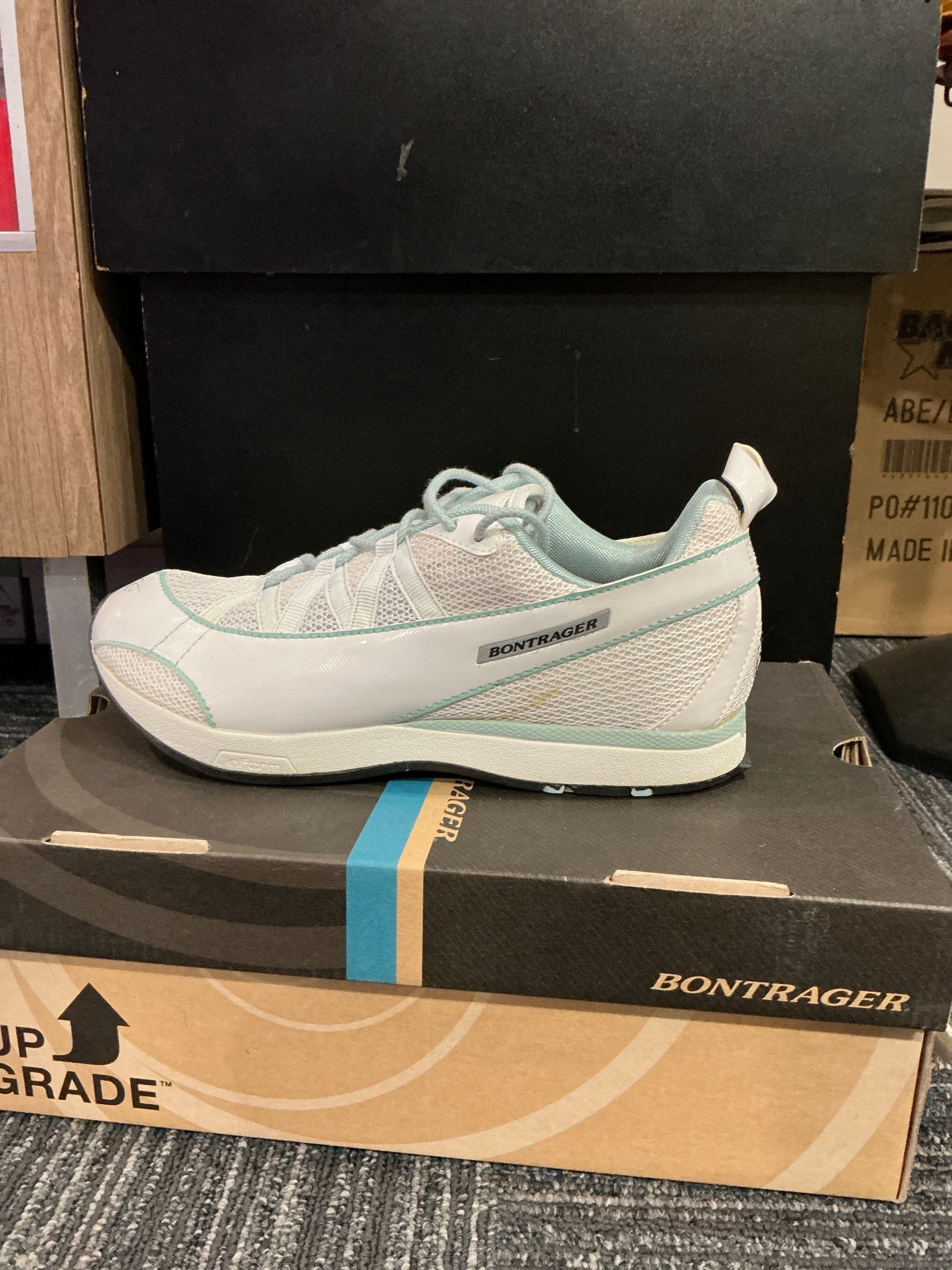 BONTRAGER WOMENS STREET/ROAD CYCLING SHOES