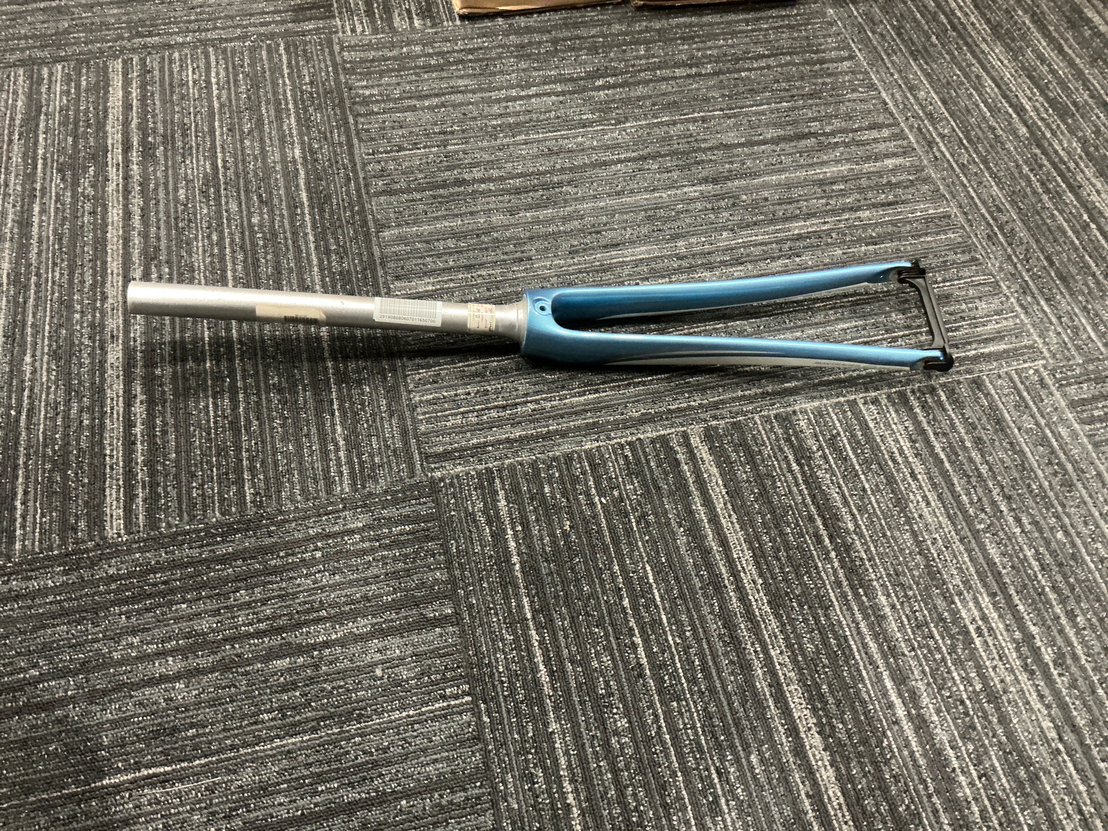CARBON 4.5WSD 09 FORK 54-56 BL/WHT TR