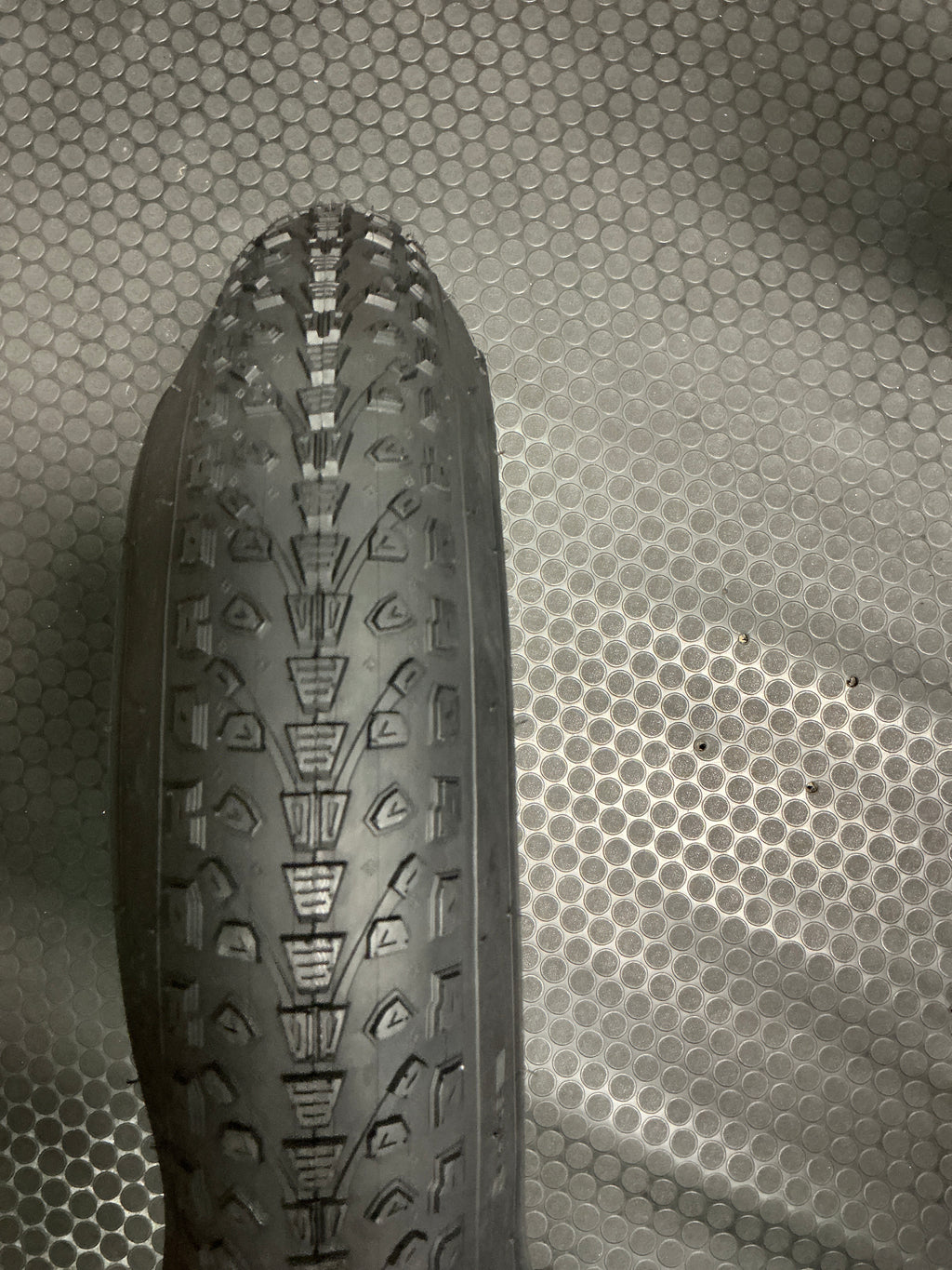 EXCO 20X3.0 TIRE