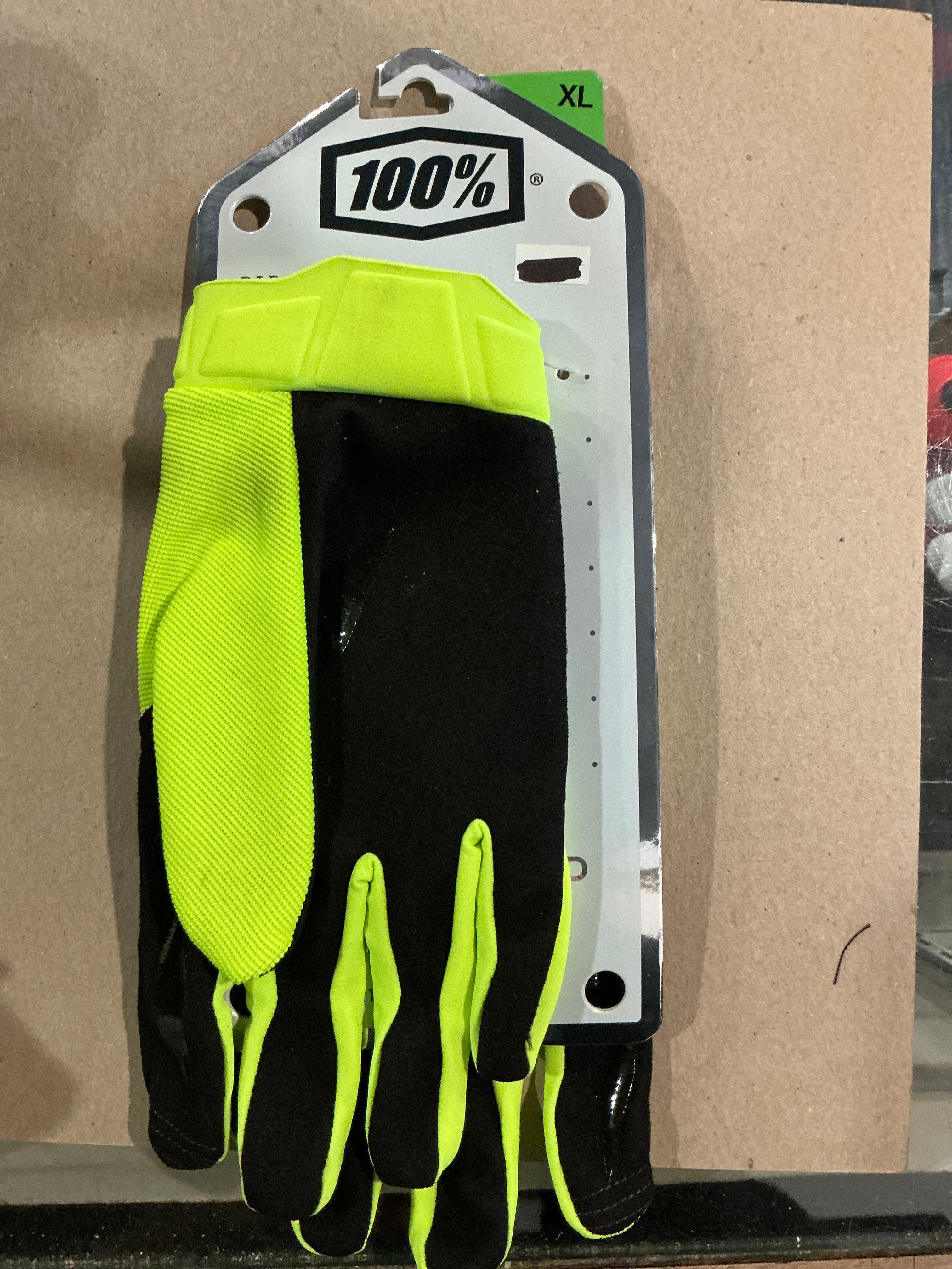 100% Gloves