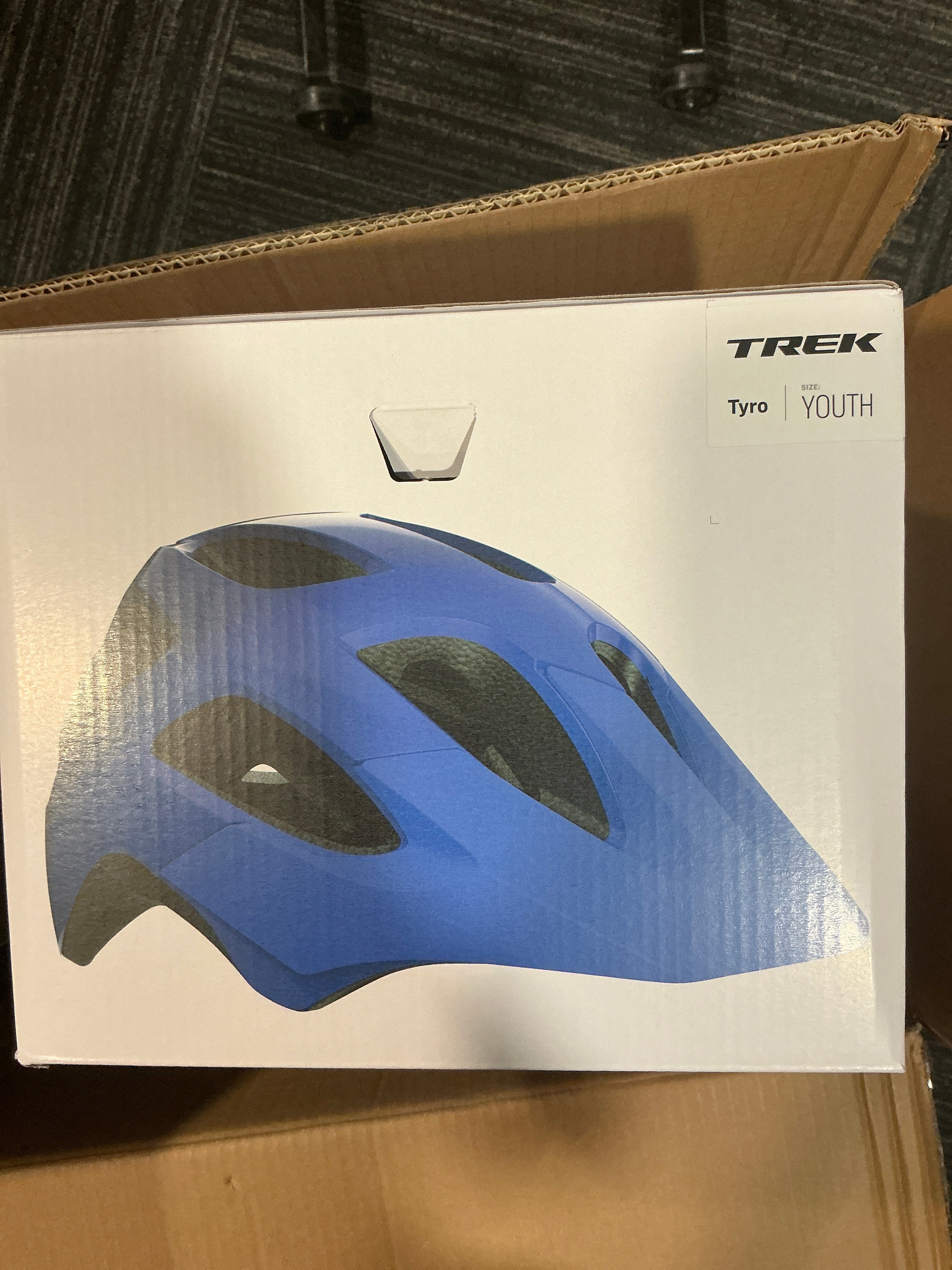 TYRO YOUTH HELMET TREK