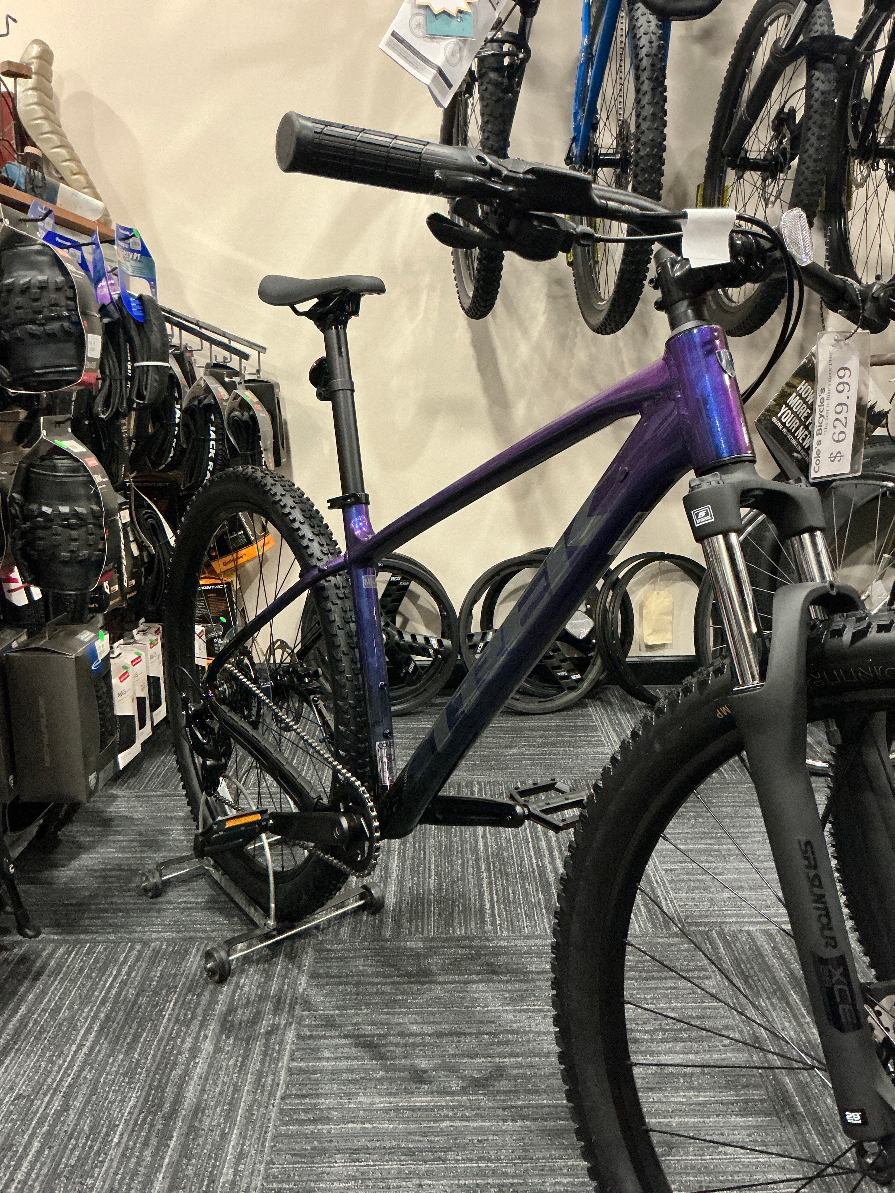 TREK MARLIN 4 MD/LG