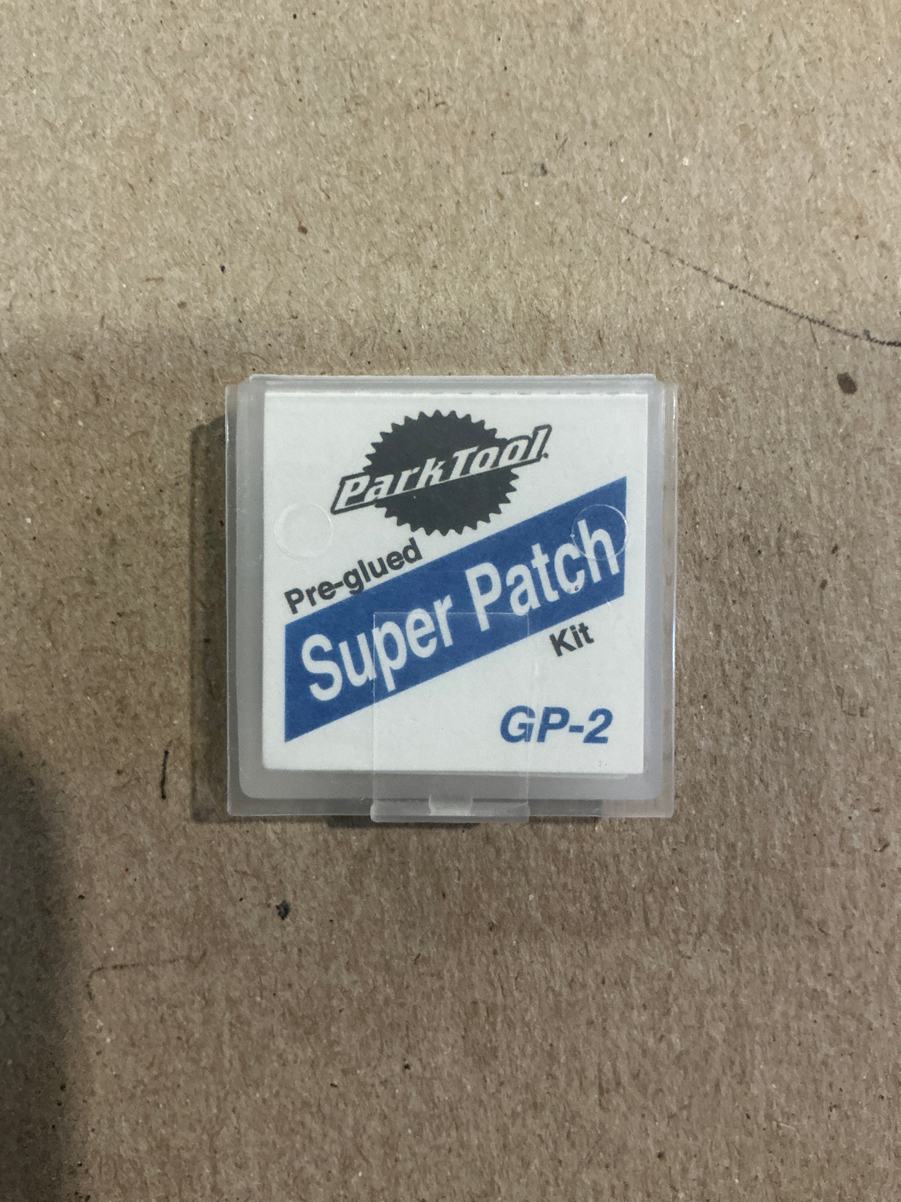 PRE-GLUED SUPER PATCH KIT