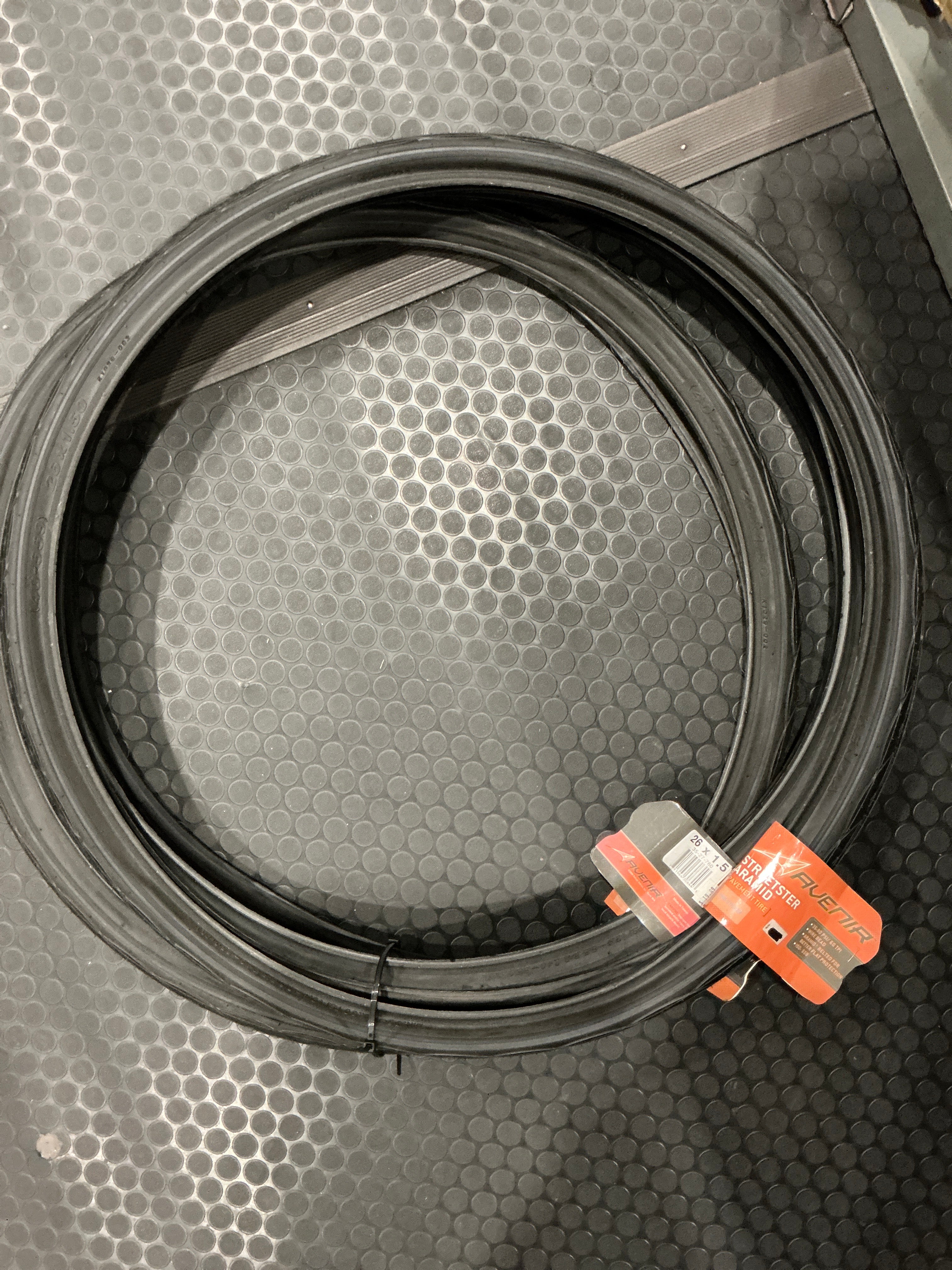 AVENIR TIRES
