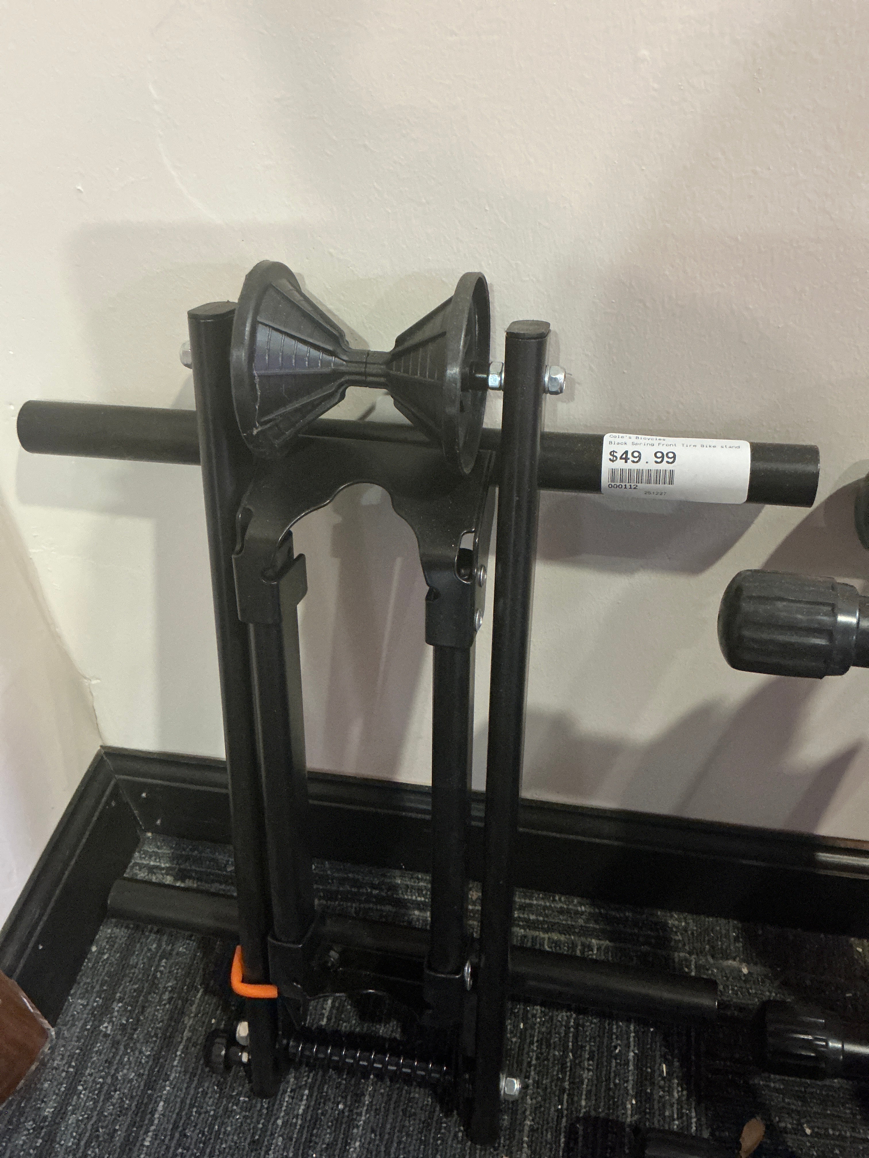 BLACK SPRING FRONT TIRE BIKE STAND