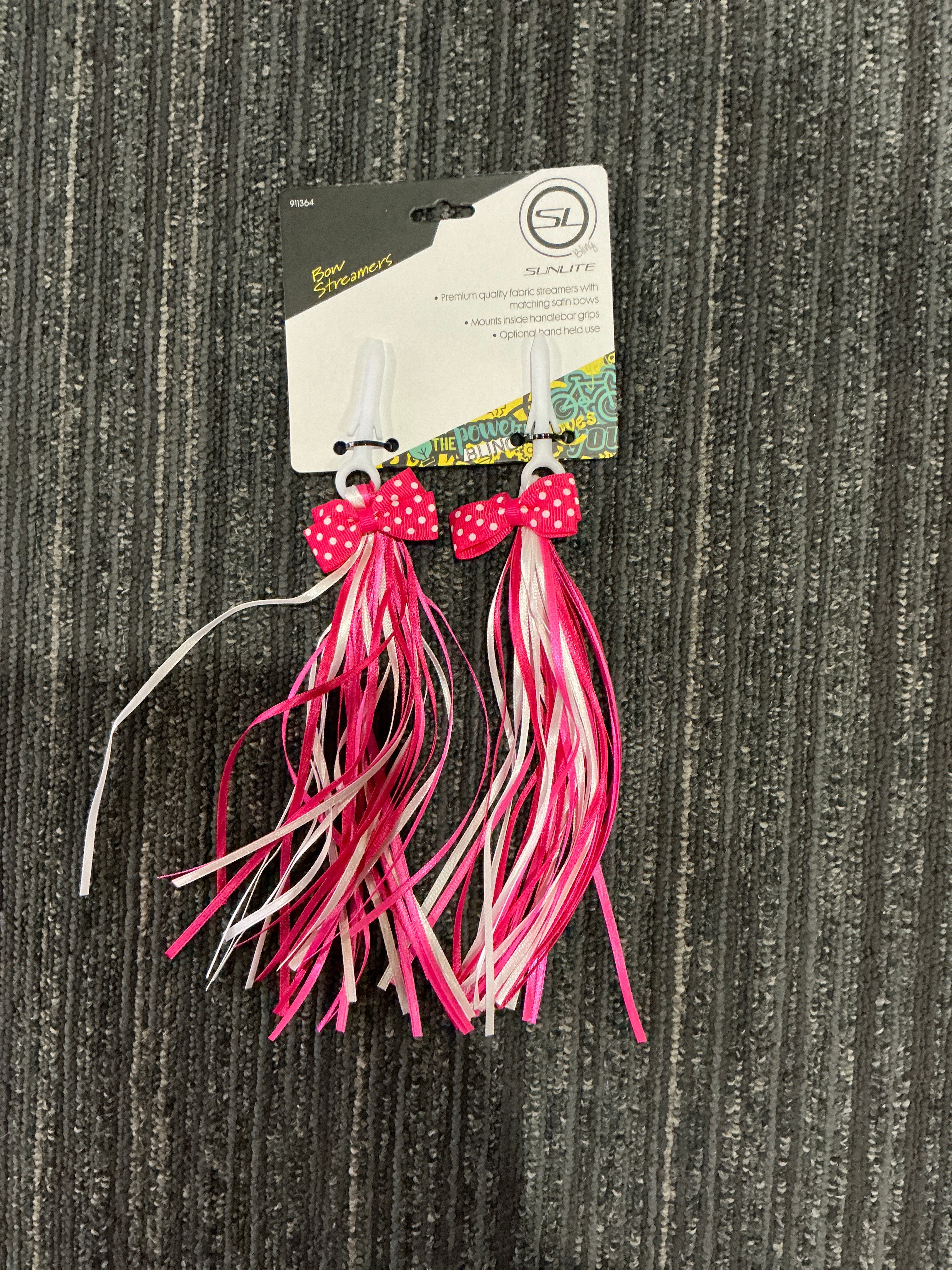 Bow streamers
