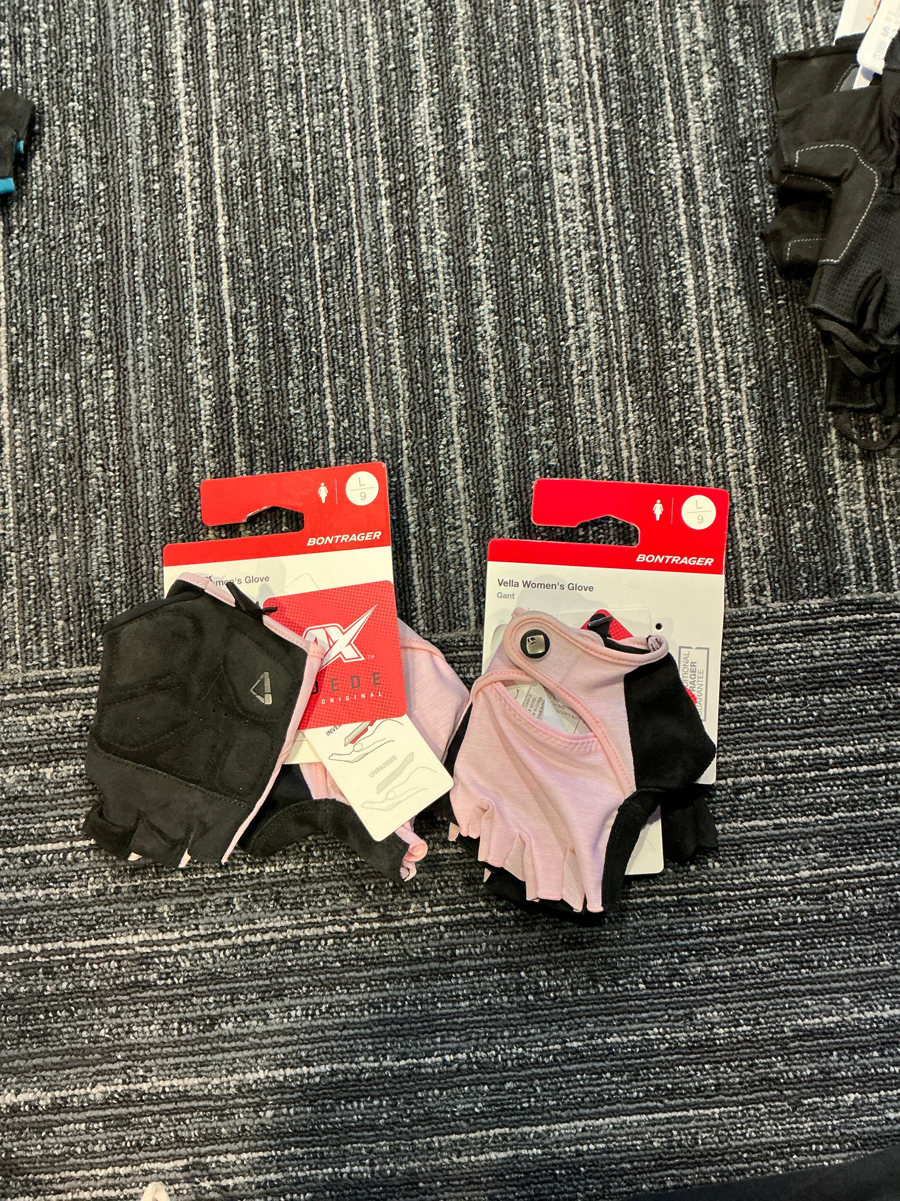 VELLA WOMENS LARGE PINK CYCLING GLOVES