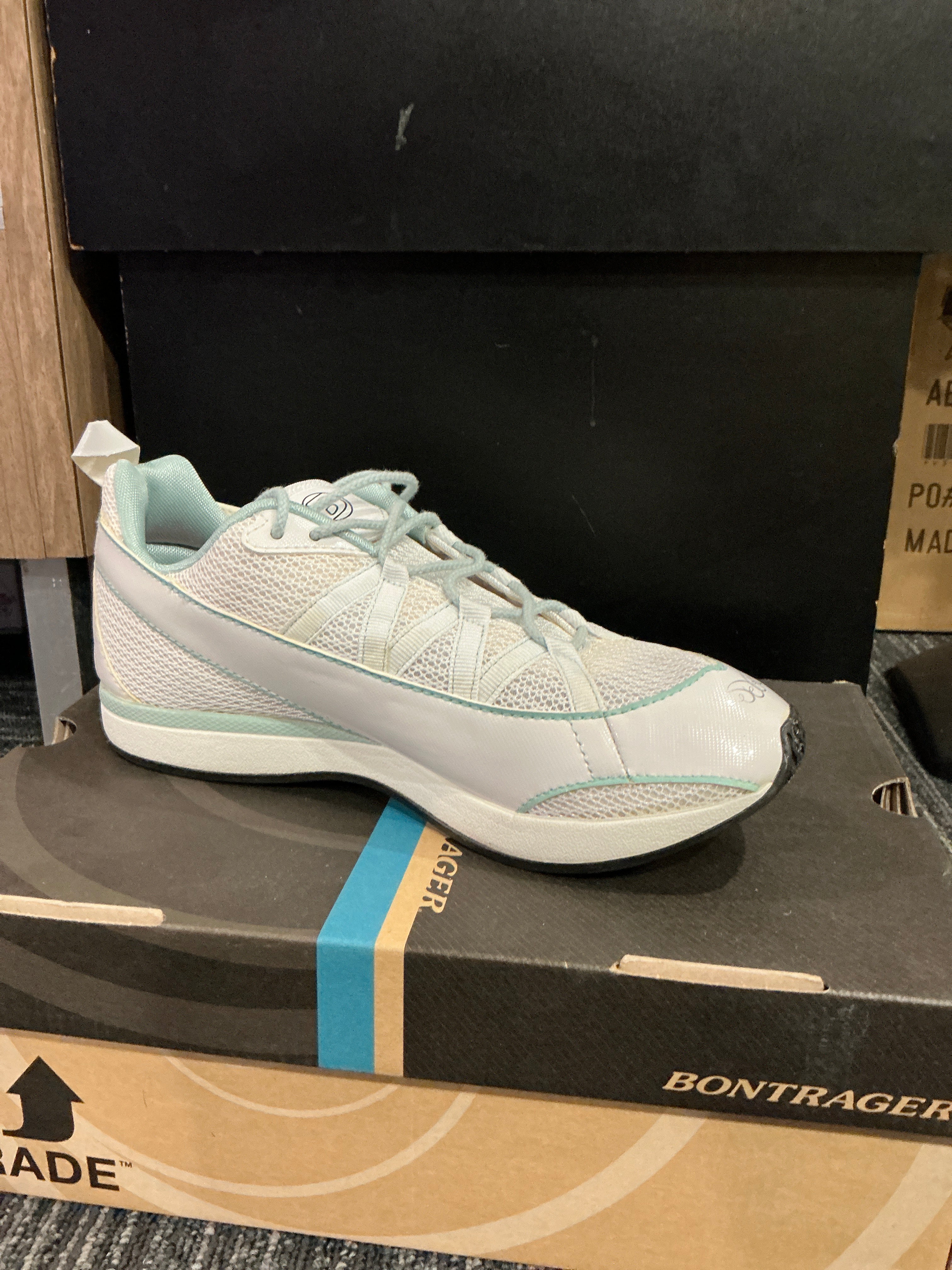 BONTRAGER WOMENS STREET/ROAD CYCLING SHOES