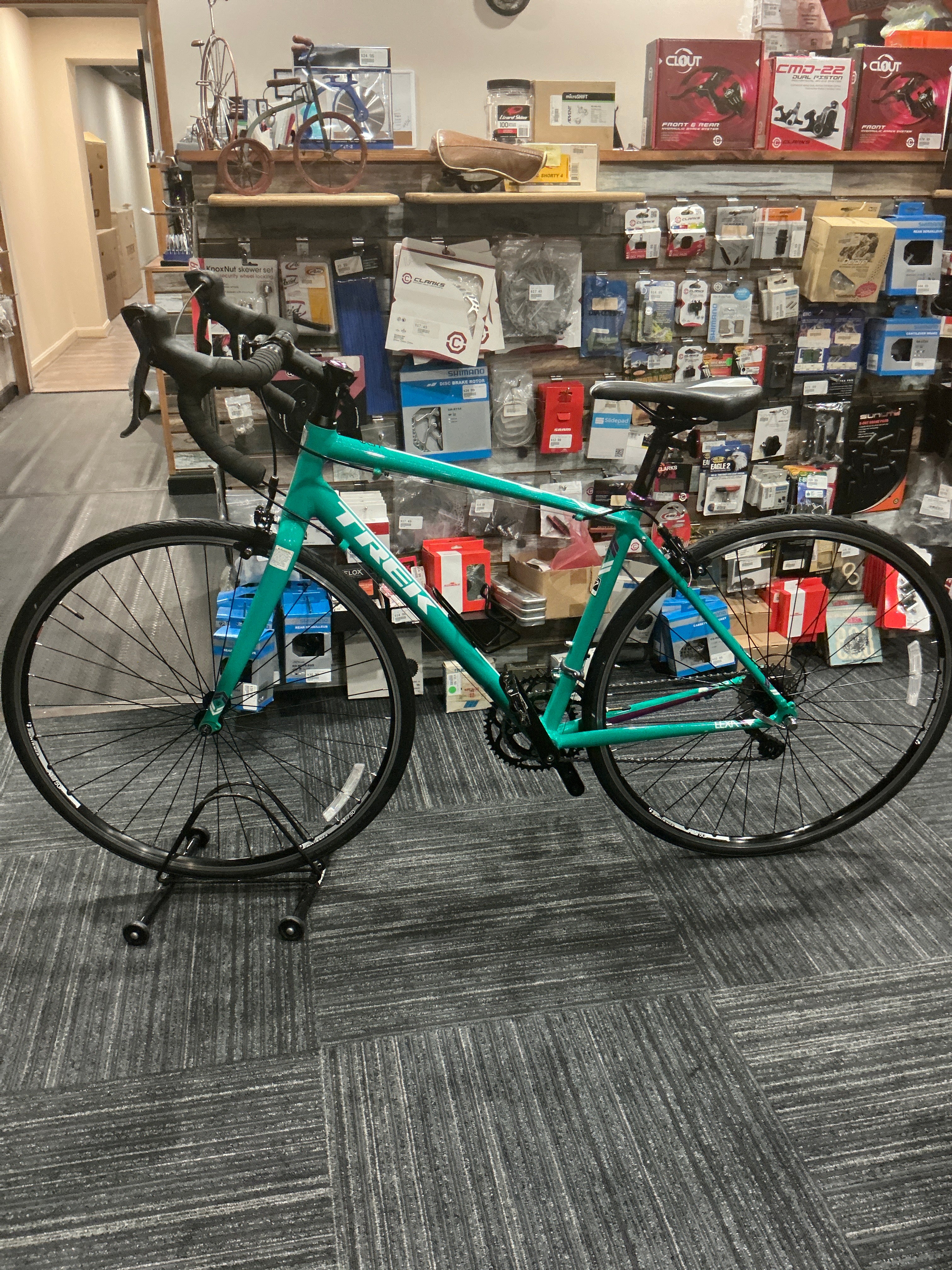 TREK LEXA SERIES 52 in