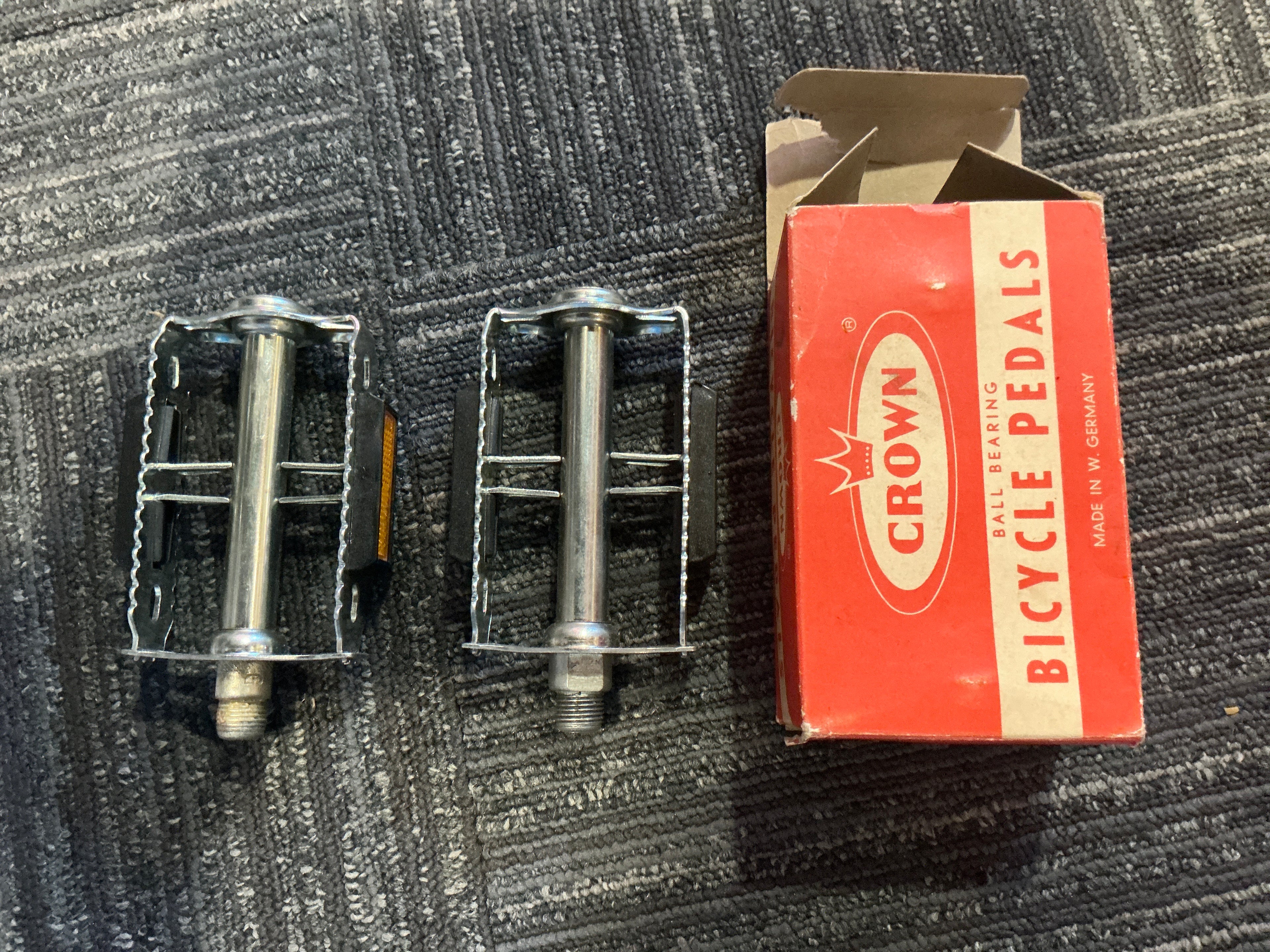 BALL BEARINGS BICYCLE PEDALS CROWN