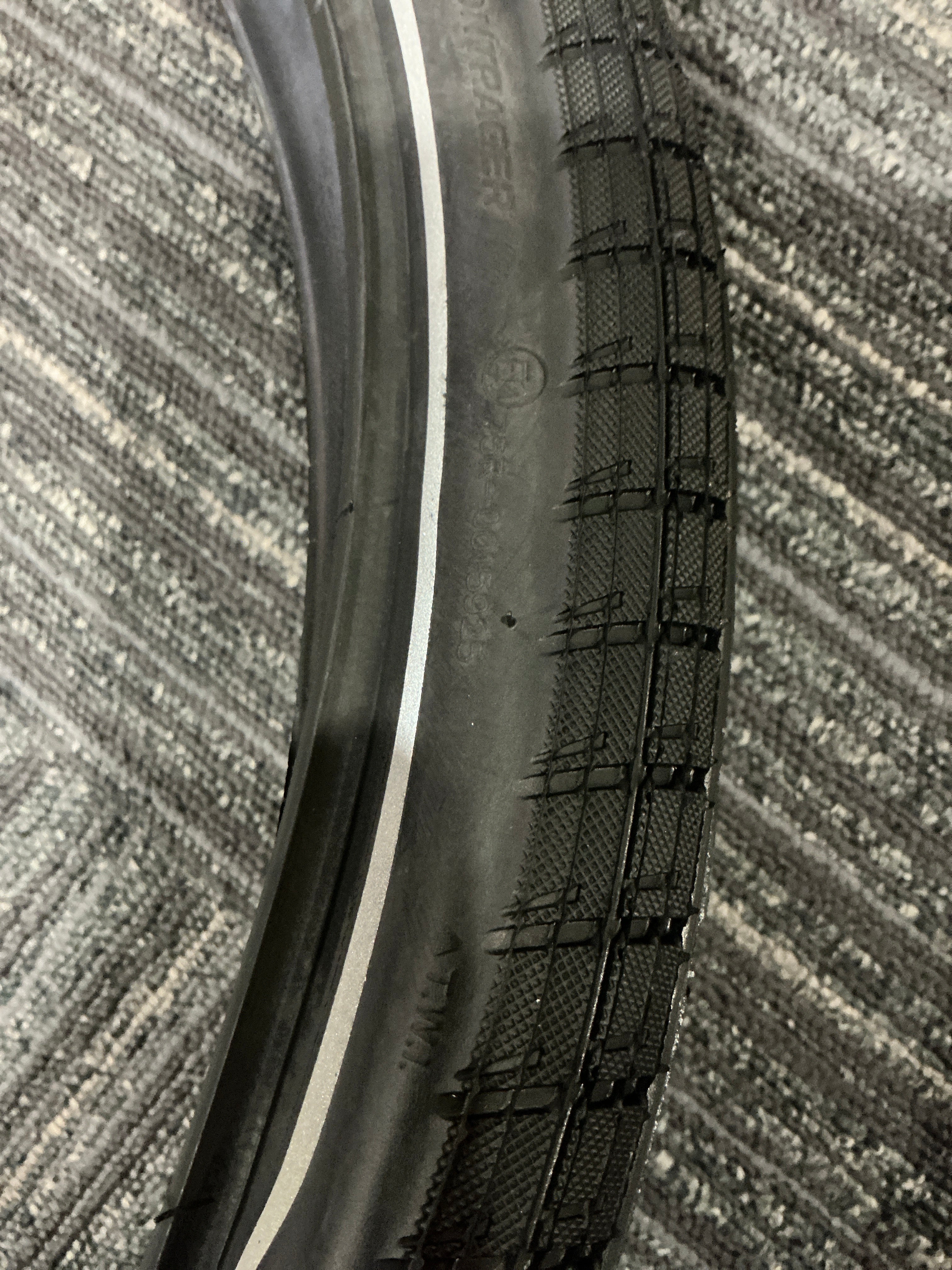 BNT E6 HCL 26x2.00