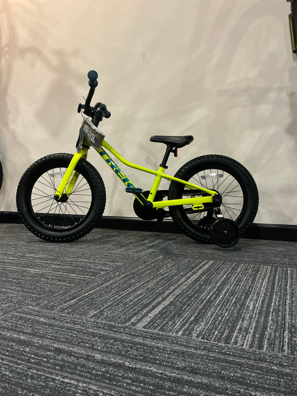 TREK PRECALIBER 16CB BRIGHT GREEN