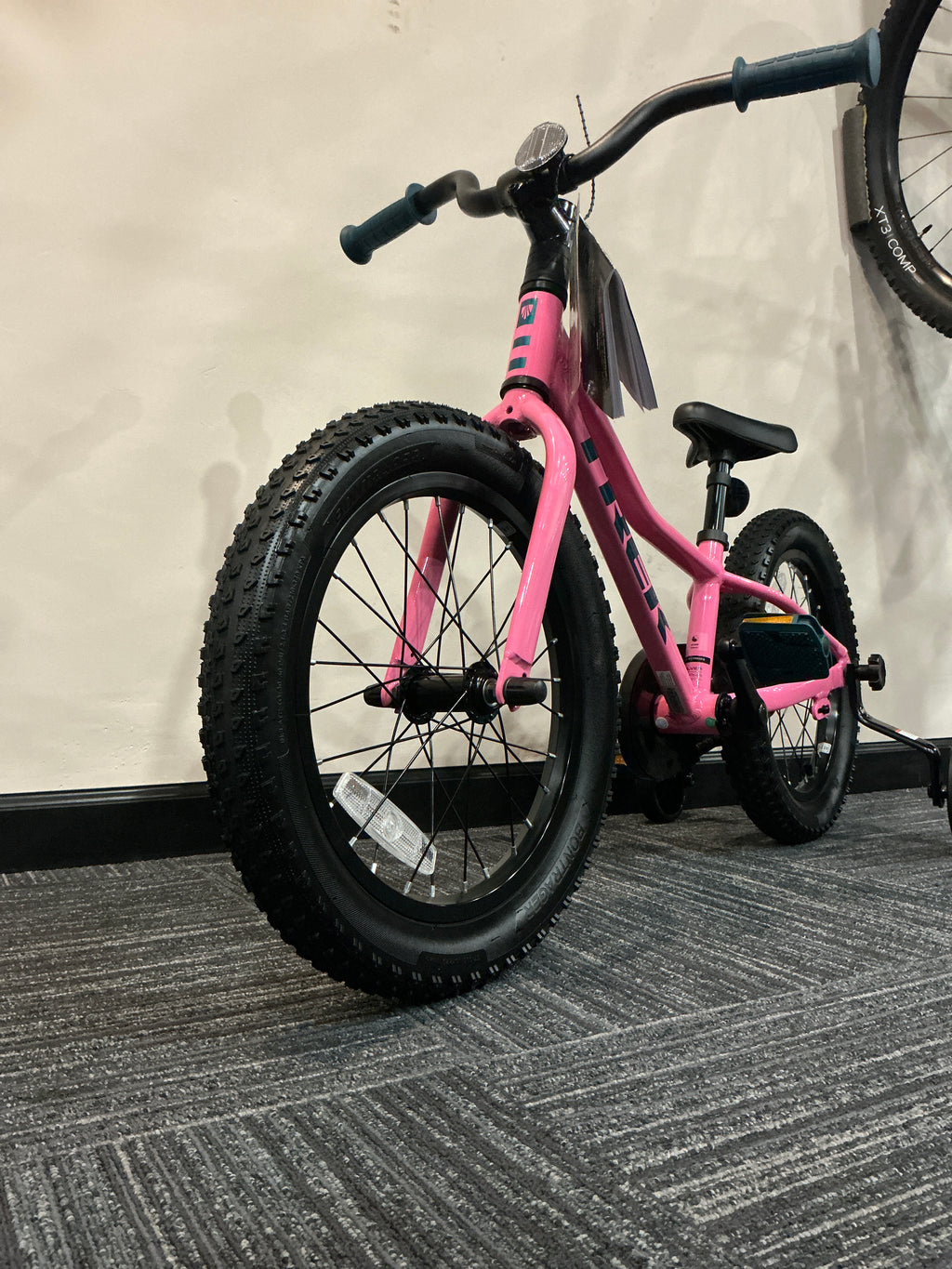 TREK PRECALIBER 16CB PINK FROSTING