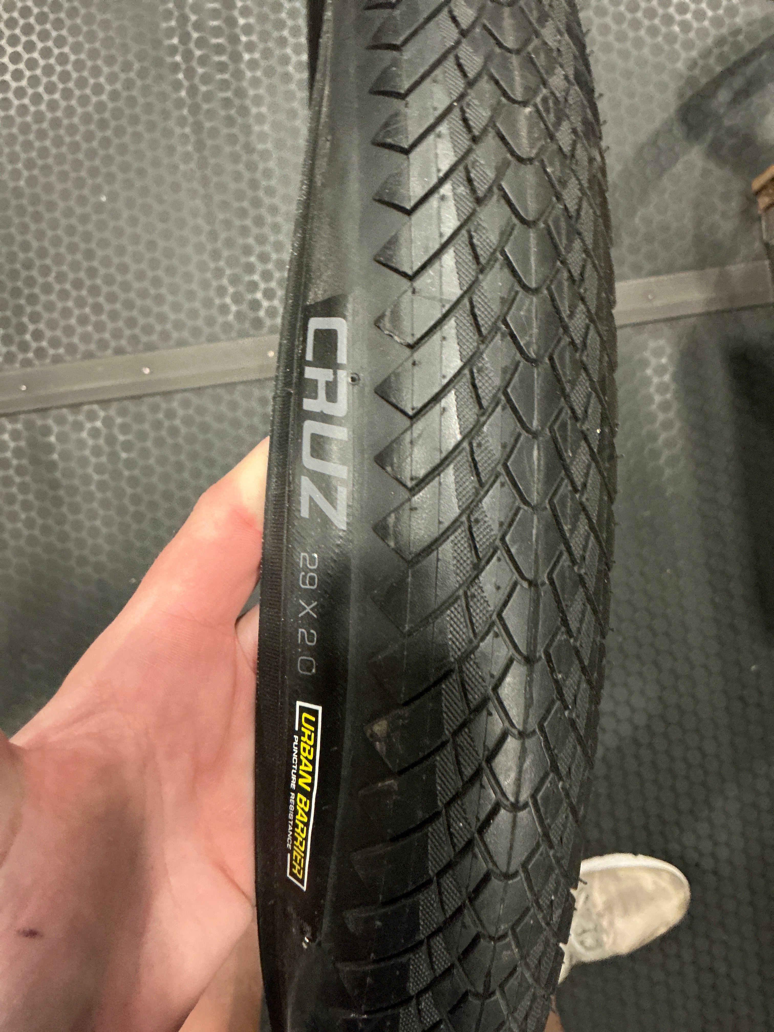 Cruz Tires
