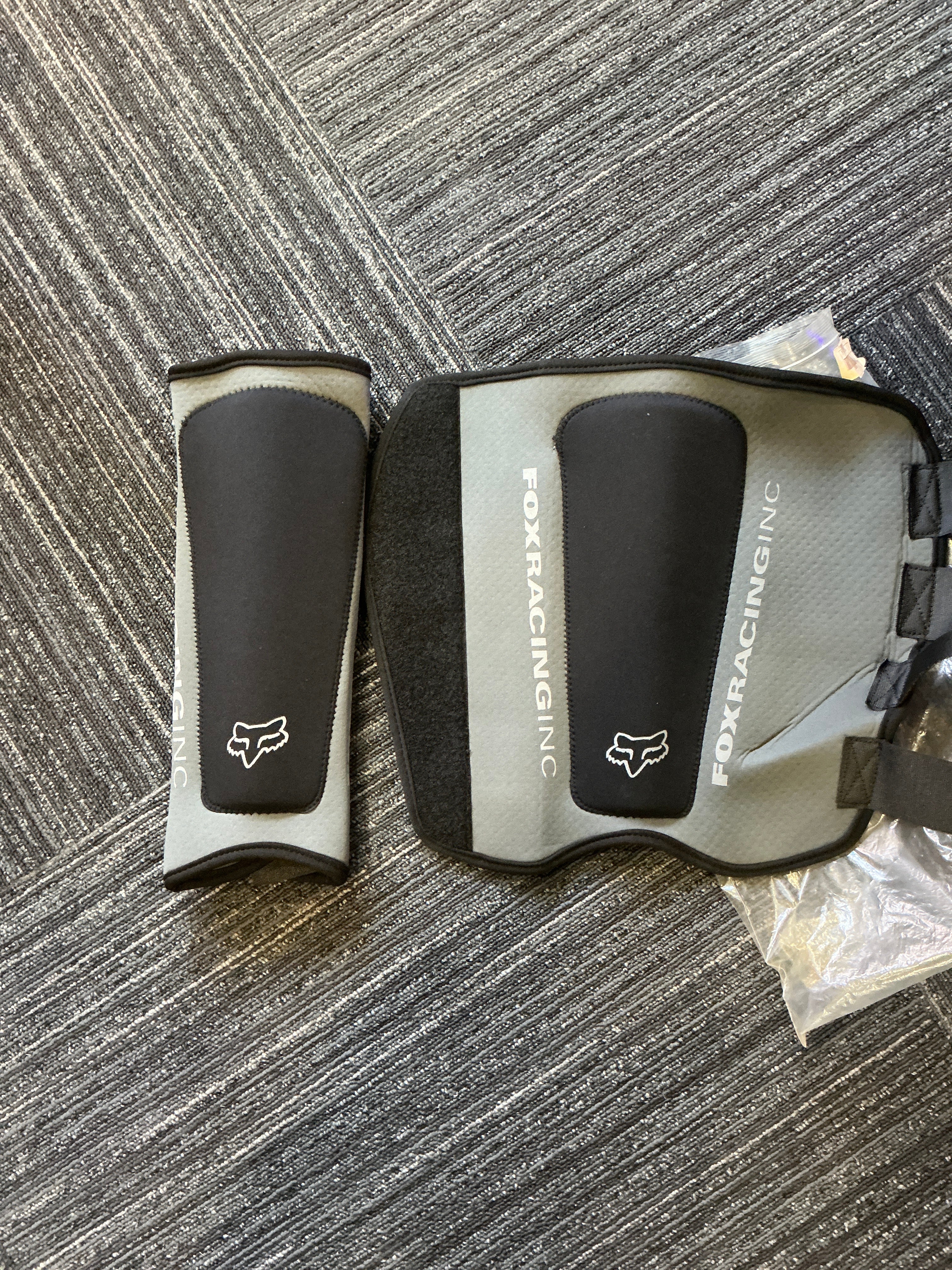 FOX RACING BICYCLE SHINGUARD XL