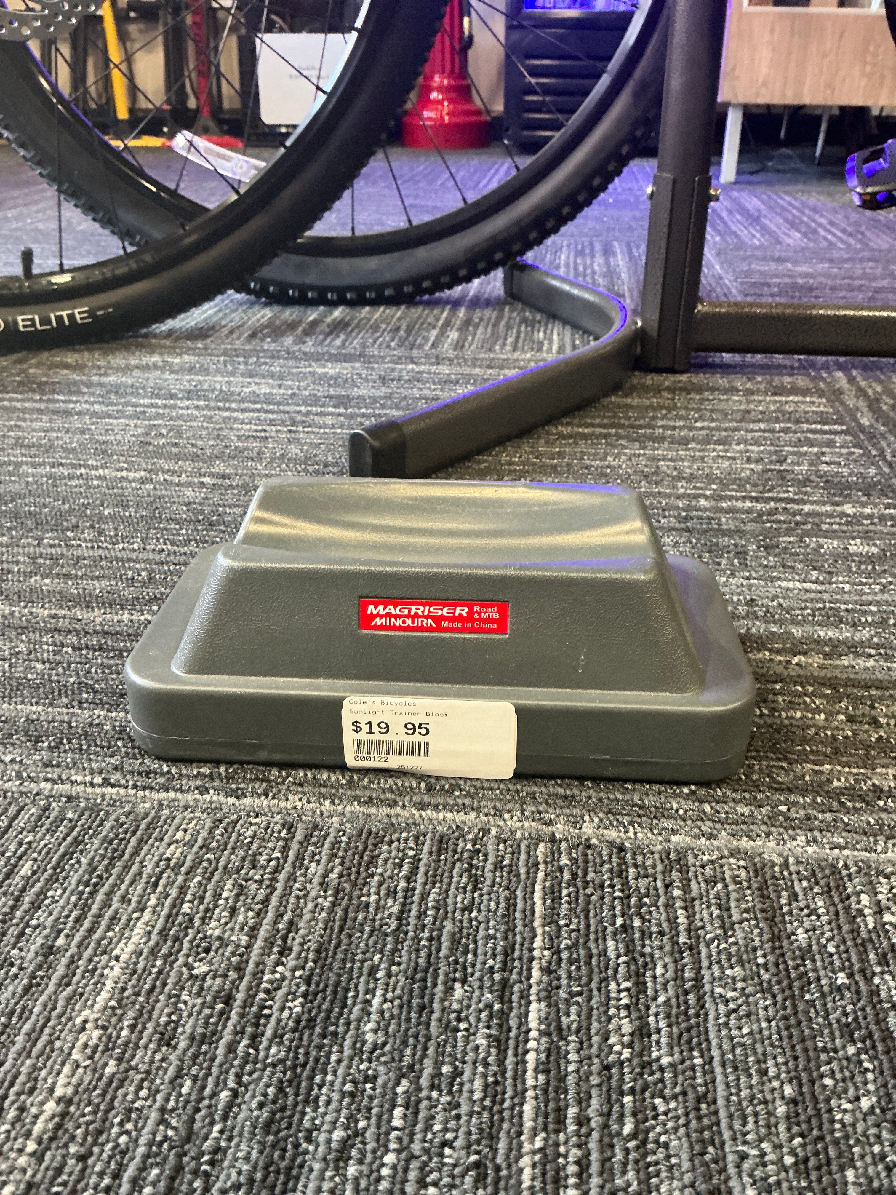 MINOURA TRAINER PEDAL BLOCK