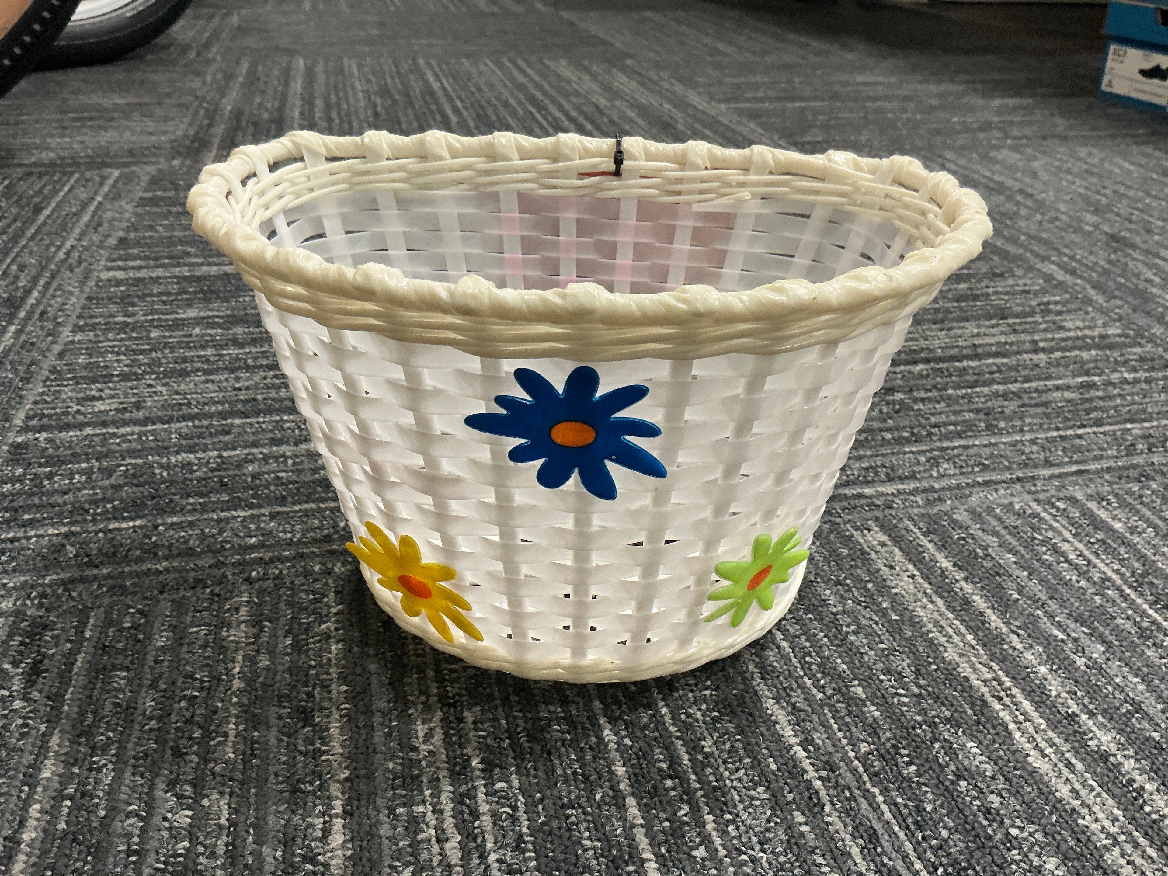 WOVEN BIKE BASKET