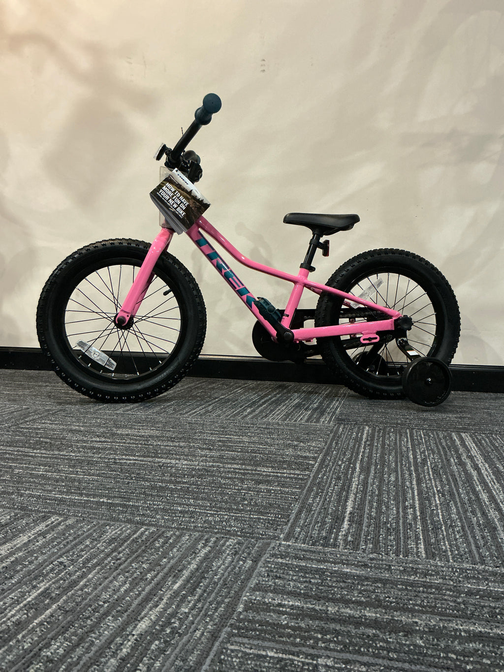 TREK PRECALIBER 16CB PINK FROSTING